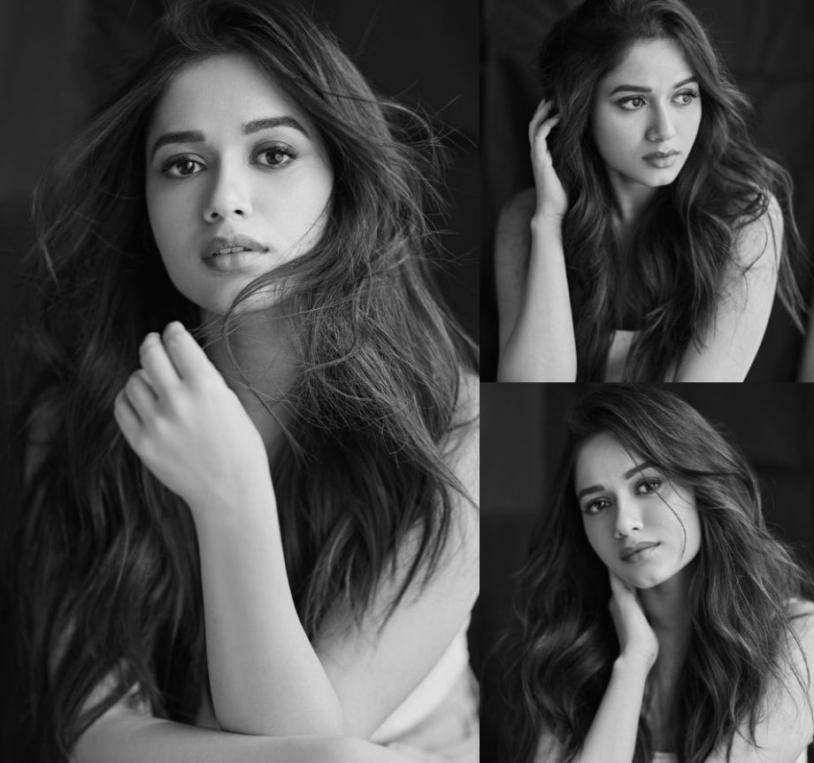 Jannat Zubair Makes Hearts Skip A Beat In Black-and-white Glimpse 879166