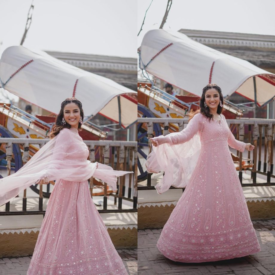 Jasmin Bhasin Looks Pretty In Baby Pink Anarkali, Here's How She Styles 880731