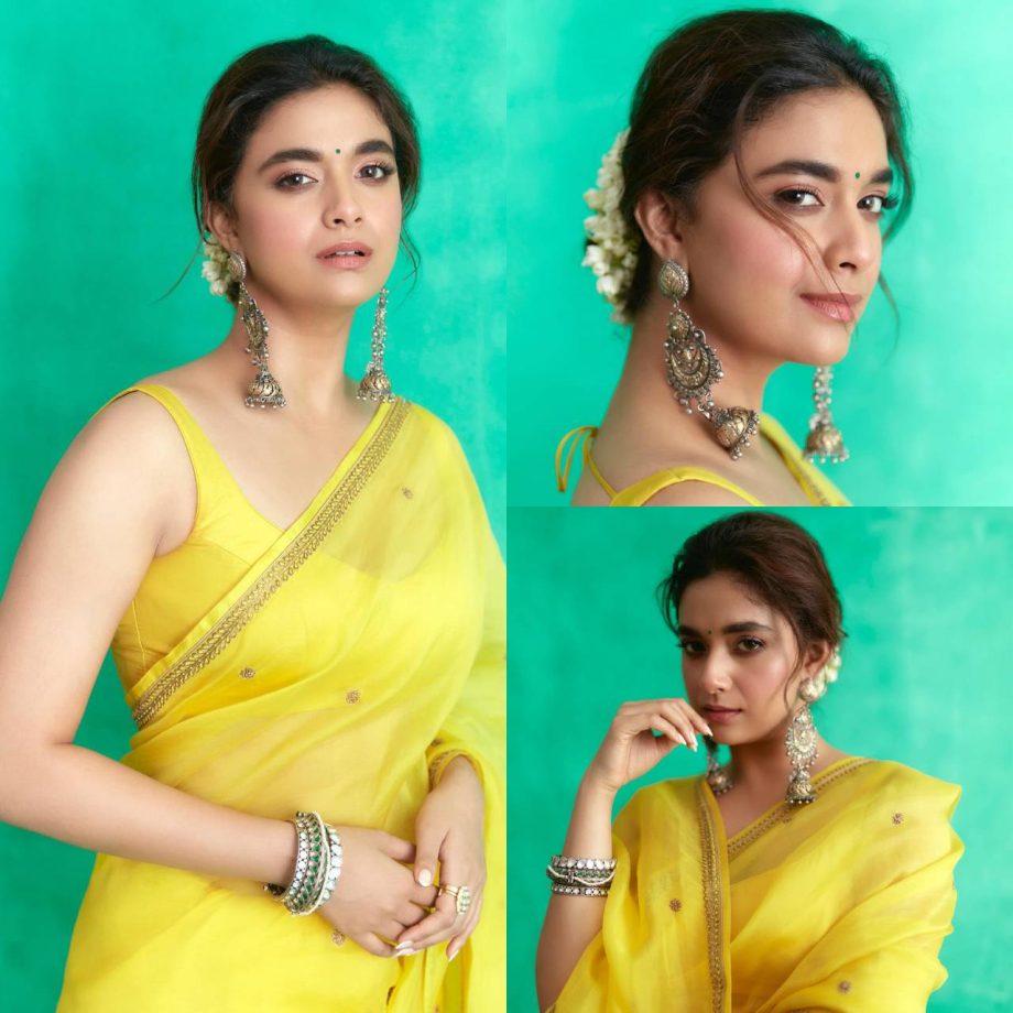 Keerthy Suresh Wows In Yellow Saree With Bindi & Gajra, Checkout Photos 880723