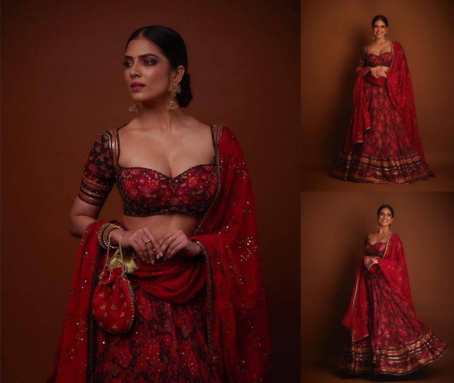 Malavika Mohanan Redefines Royalty In  Floral Printed Lehenga, See Photos 878539