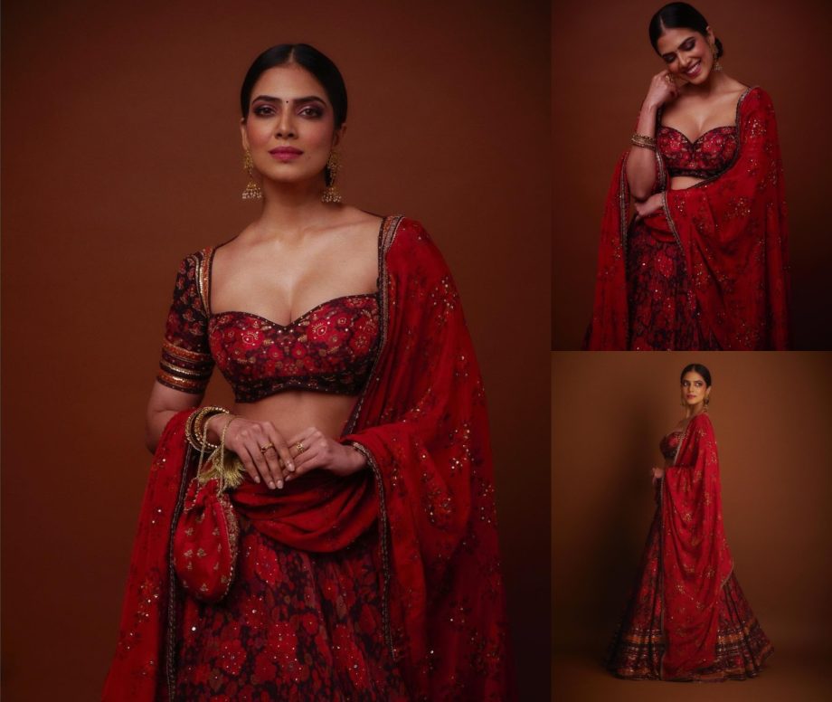 Malavika Mohanan Redefines Royalty In  Floral Printed Lehenga, See Photos 878540