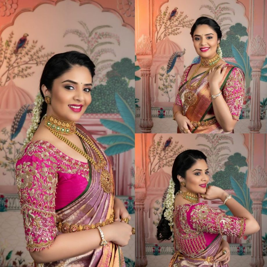 Raashi Khanna VS Sreemukhi: Who Is Elegant In Pinkish Kanjivaram Silk Saree? 877980