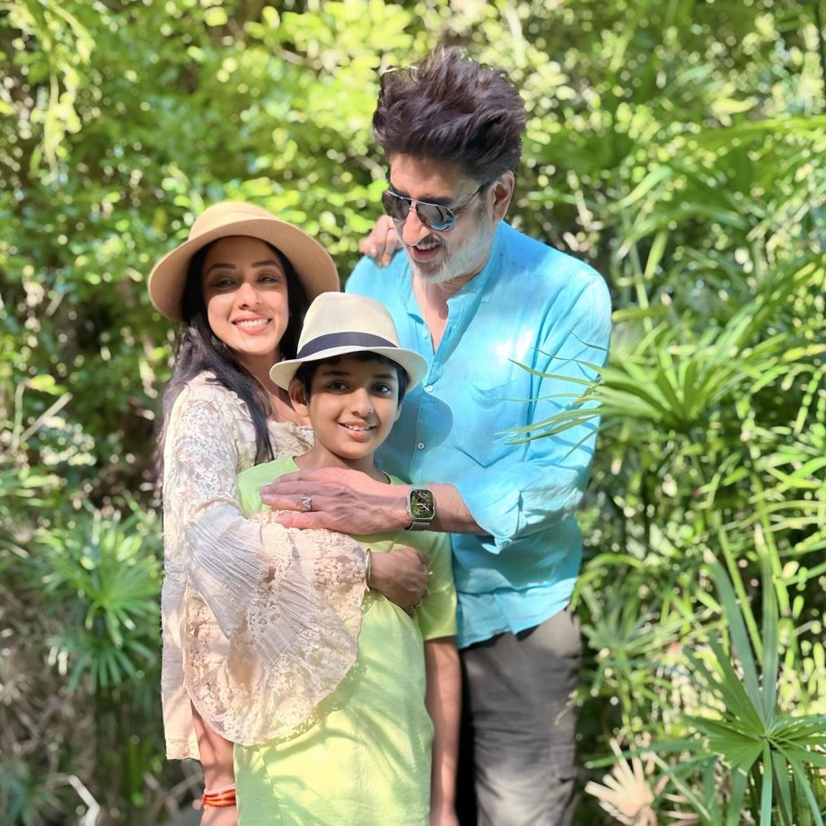 Rupali Ganguly Shares A Million-dollar Photo With Family, See Here 879585