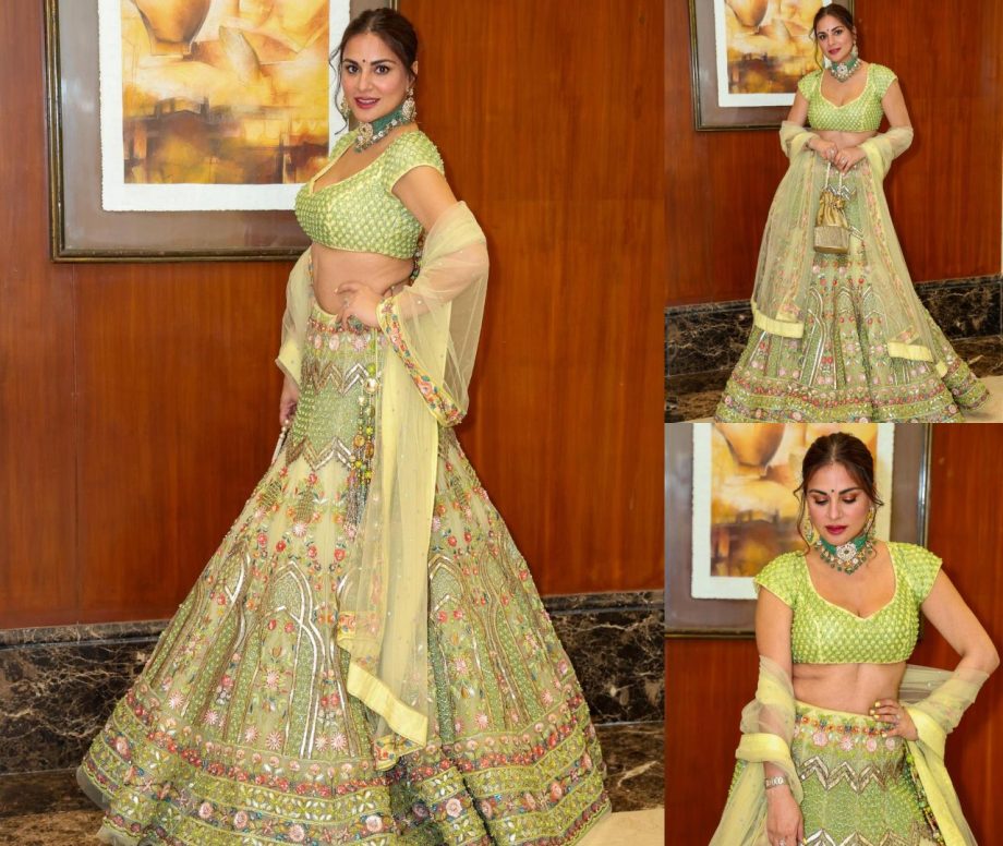 Shraddha Arya twirls like a royal queen in intricately embroidered lehenga set, see photos 879538