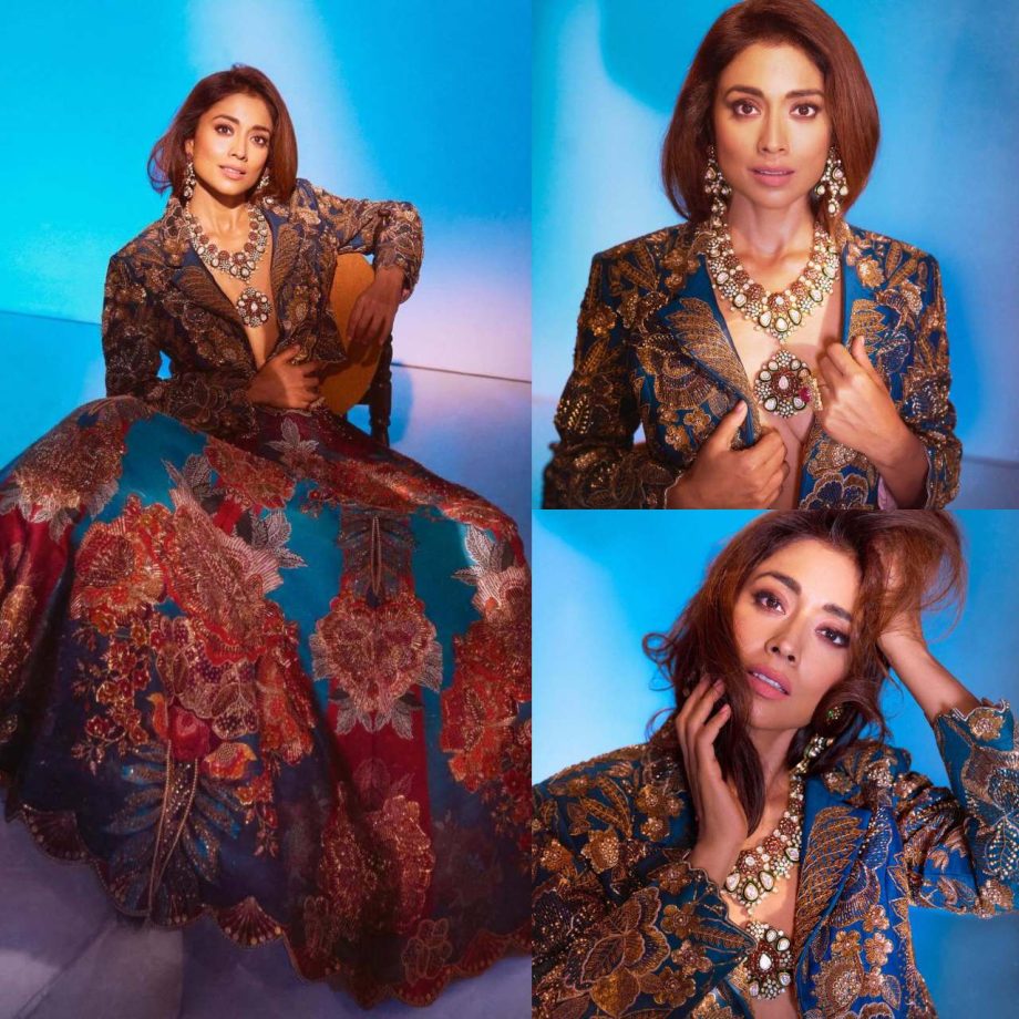 Shriya Saran keeps it royal in heavily embroidered jacket set 880162