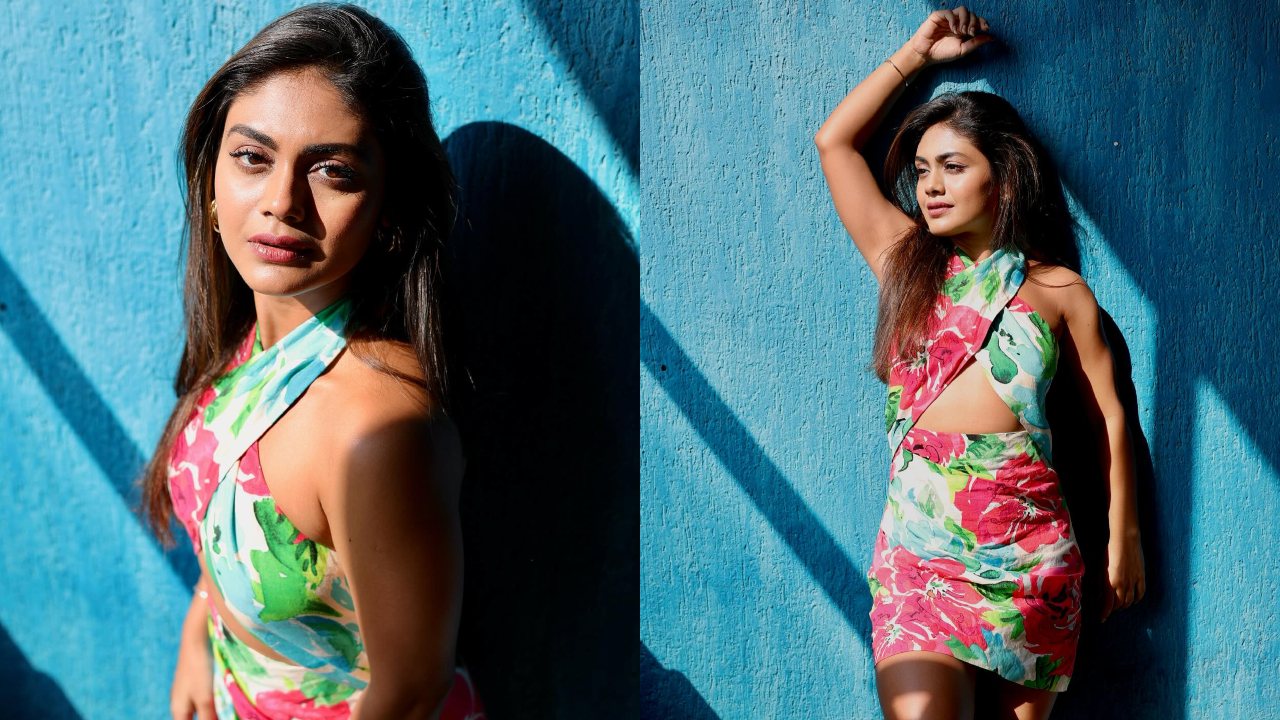 Sreejita De Serves Summer Vacation Vibe   In Cut-out Floral Printed Mini Dress 879203