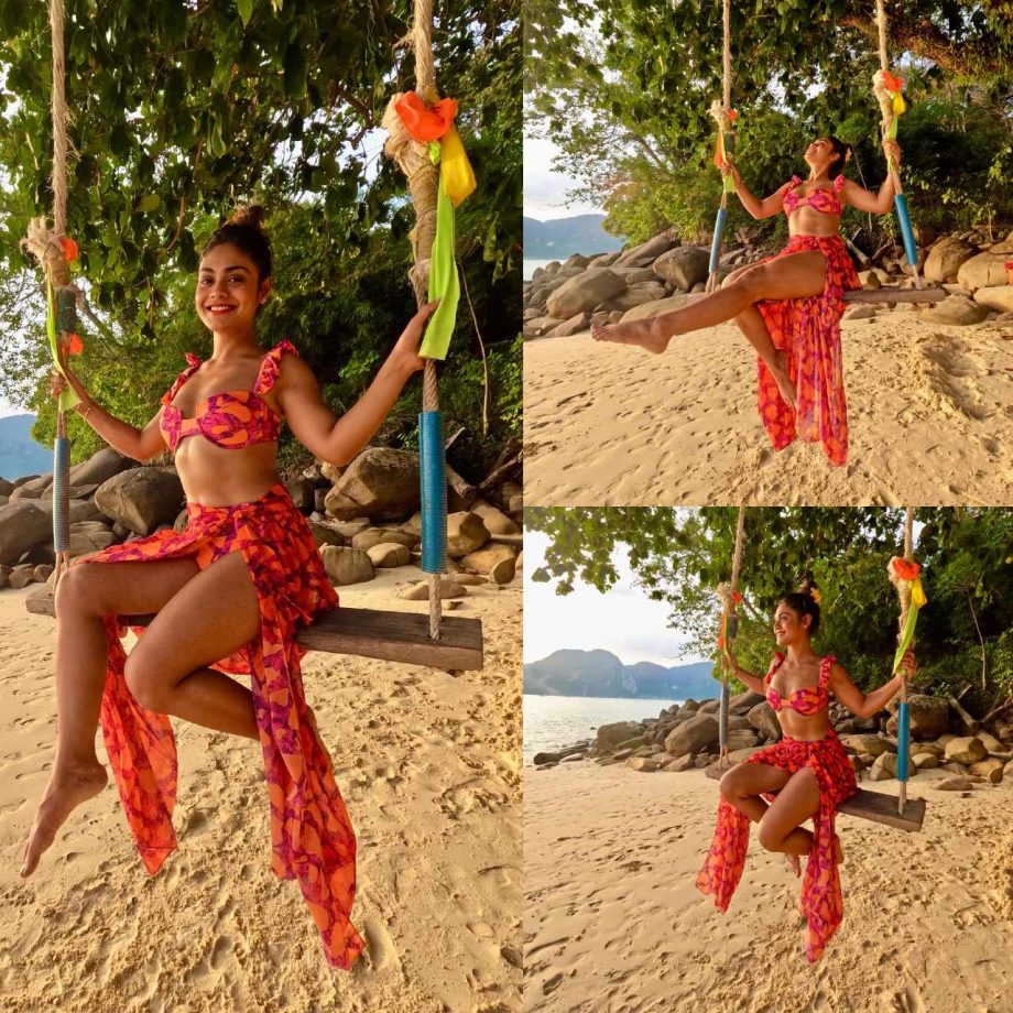 Srijeeta De swings in style in floral red bikini set 878956