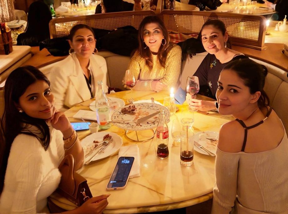 Suhana Khan and Ananya Panday enjoy a dinner date in Paris 880189