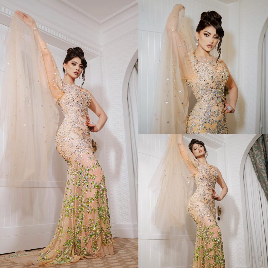 Urvashi Rautela Turns Glamorous In Stones Embellished Trail Gown 878700