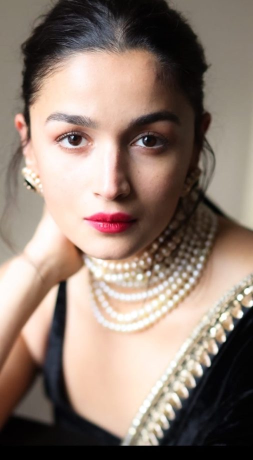 Alia Bhatt Revives Desi Glamour In Black Saree With Pearl Necklace At Poacher Screening In London 882834