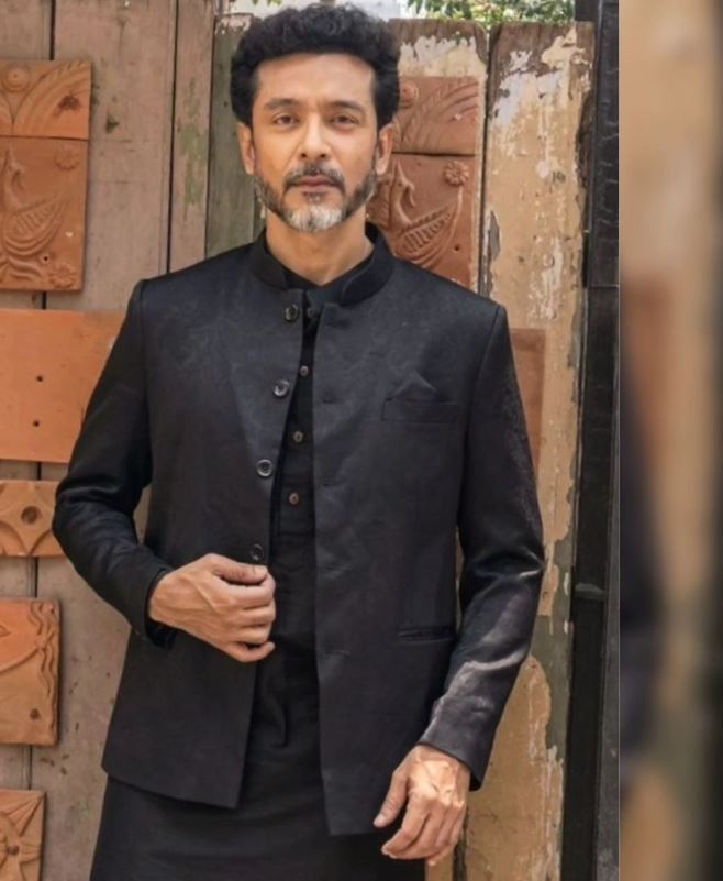 Bengal's Most Stylish: Best Looks of Tota Roy Choudhury 883998