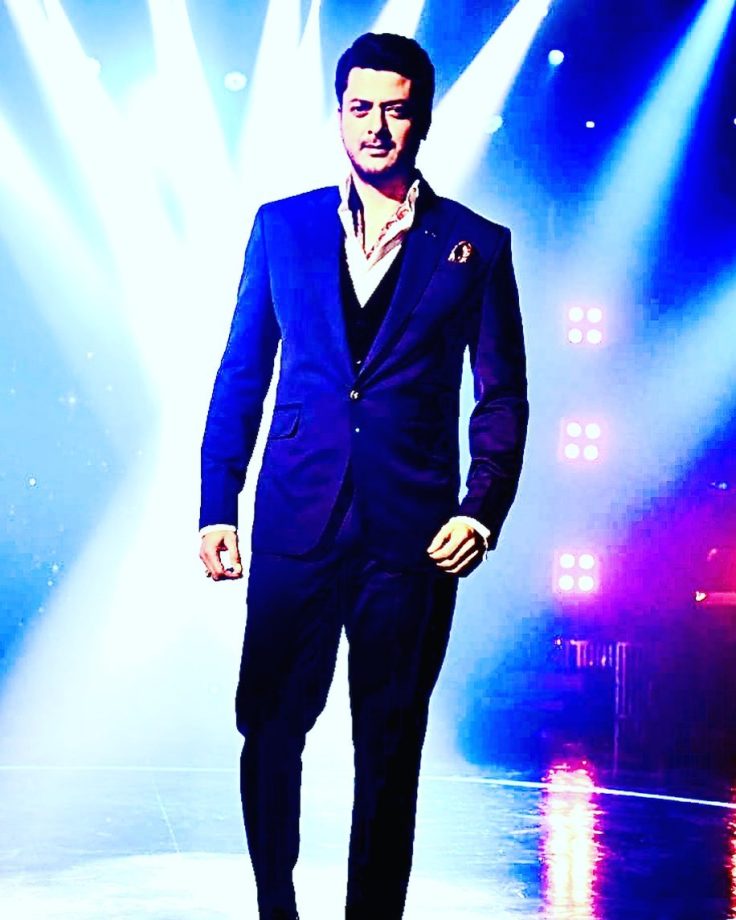 Bengal's Most Stylish: Jisshu Sengupta, Of Royalty and Classy Fashion Sense 884232