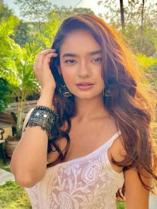 12 Chic Chikankari Sets of Anushka Sen Perfect for a Summer Wedding Season