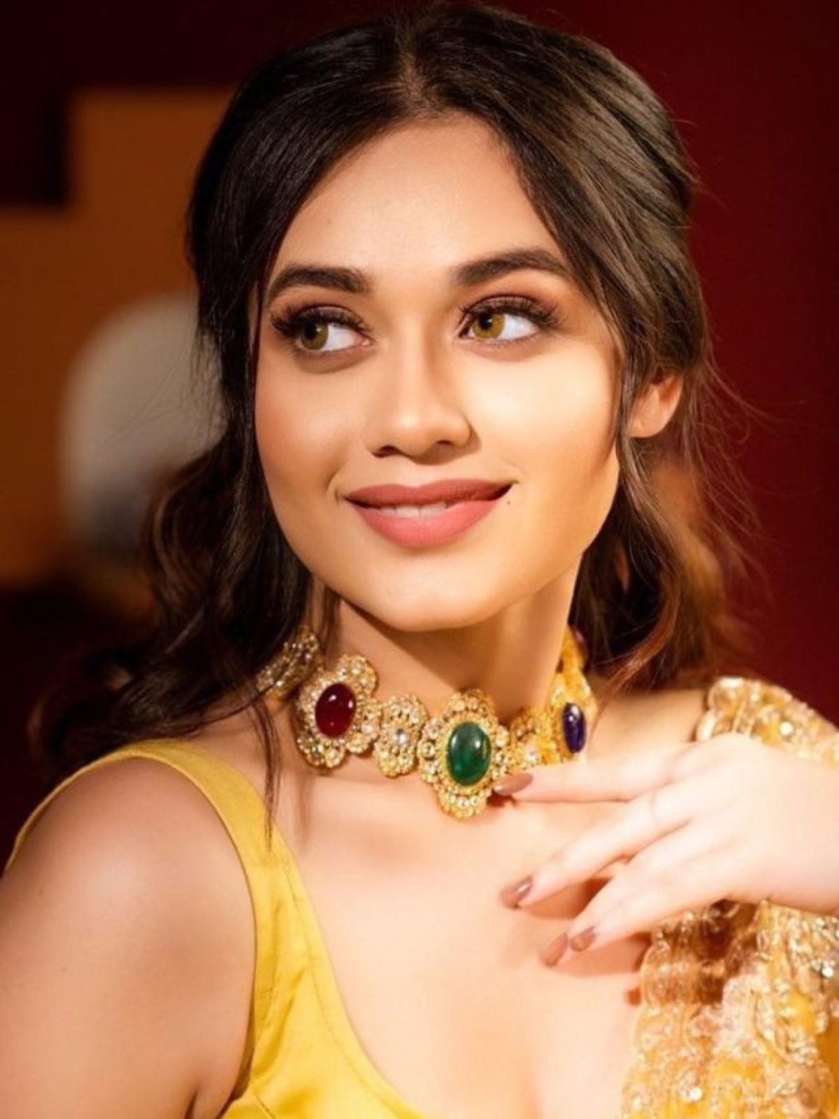 Outfits To Steal From Jannat Zubair Rahmani For This Wedding Season