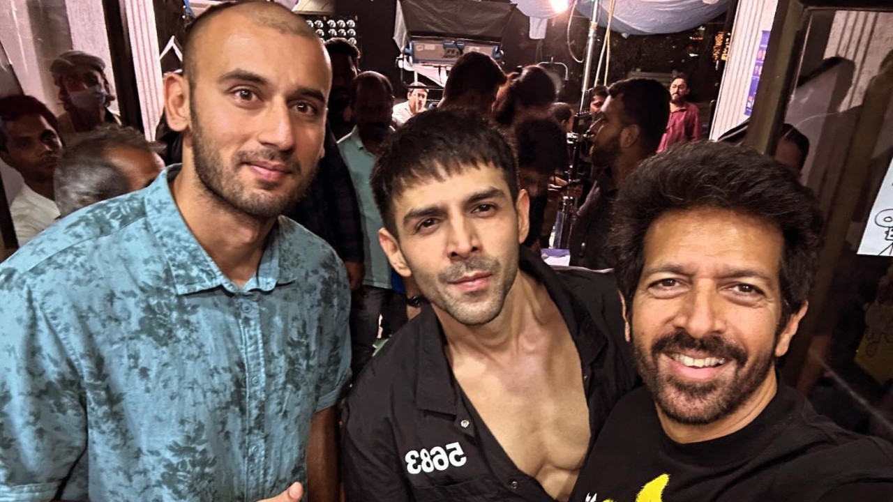 Did you know? Kartik Aaryan has been trained by Olympic Swimming Champion, Virdhawal Khade for Chandu Champion! 883876