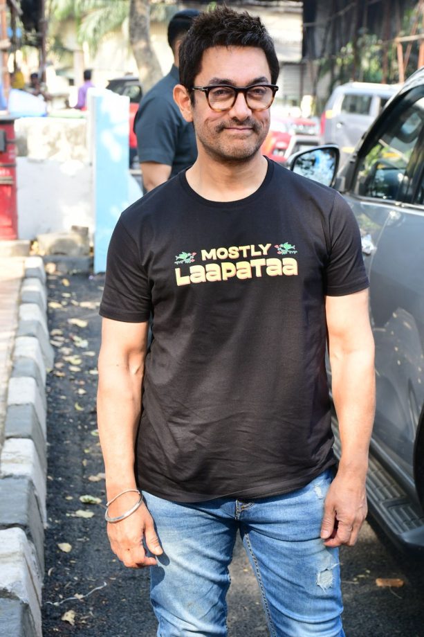 Here's why Mostly Laapataa superstar Aamir Khan spotted in the city! 883885