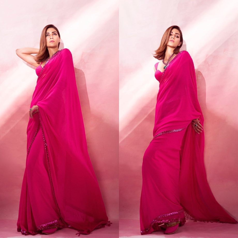 Kriti Sanon Makes Fans 'Oo Lala' In Rani Pink Saree, Checkout Now 880819