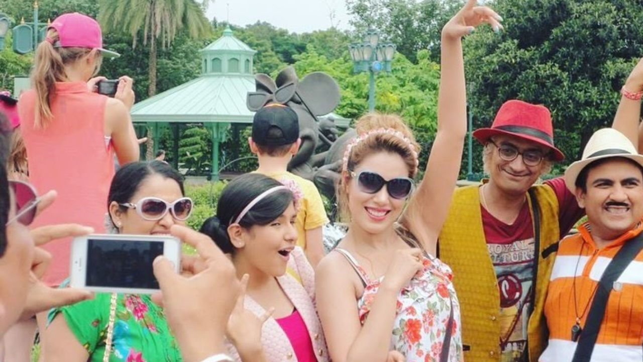 Munmun Dutta Shares Throwback Photos From TMKOC Shoot In Disney Land, Take A Look 881039