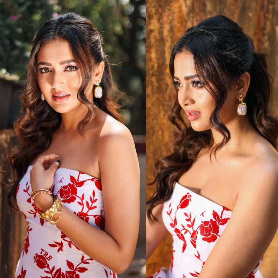 Tejasswi Prakash Looks 'Lunch Date' Ready In Floral White Dress, See Pics 883334