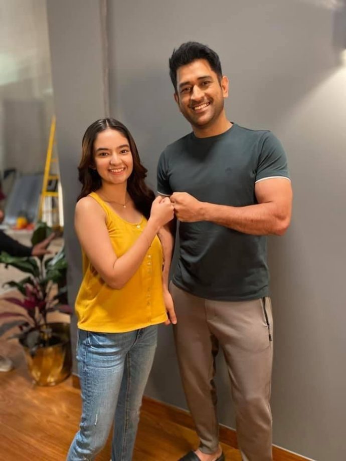 What is the common connection between two Global stars Anushka Sen & 'Chachu' MS Dhoni? Here's the surprise! 882990