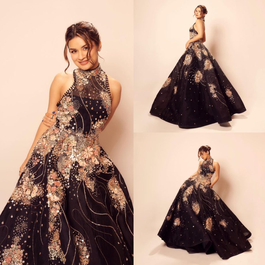 3 Times Avneet Kaur Made Head-Turning Moments In Black Gowns 889259