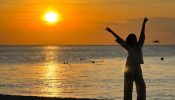 A Look Into Kareena Kapoor’s Mesmerizing Silhouette Moment, See Photo!
