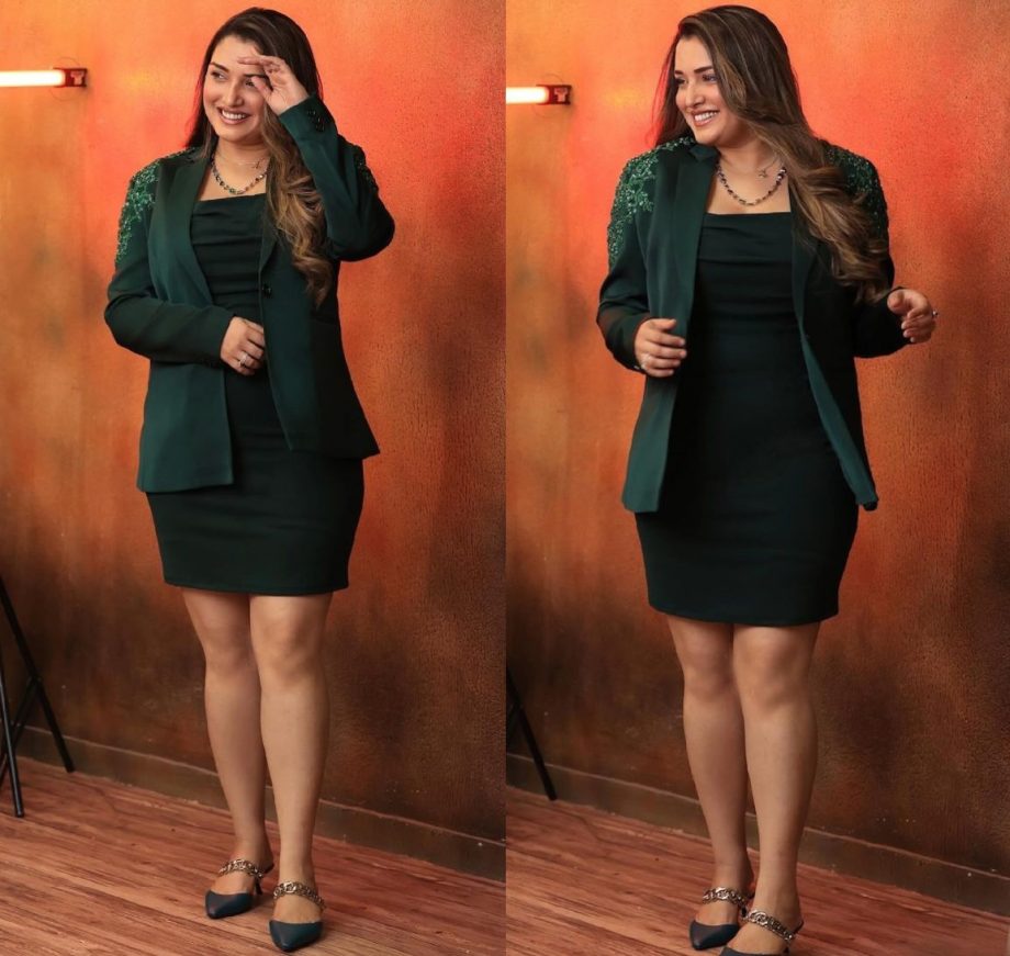Aamrapali Dubey’s Flawless Style Shines In A Green Bodycon Dress With Blazer, Check Now! 888992