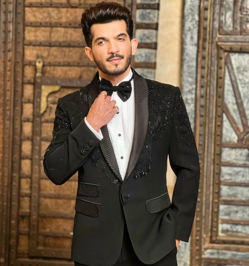 Check Out: Arjun Bijlani's Classic Monochrome Style In A Black And White Blazer Set 888591