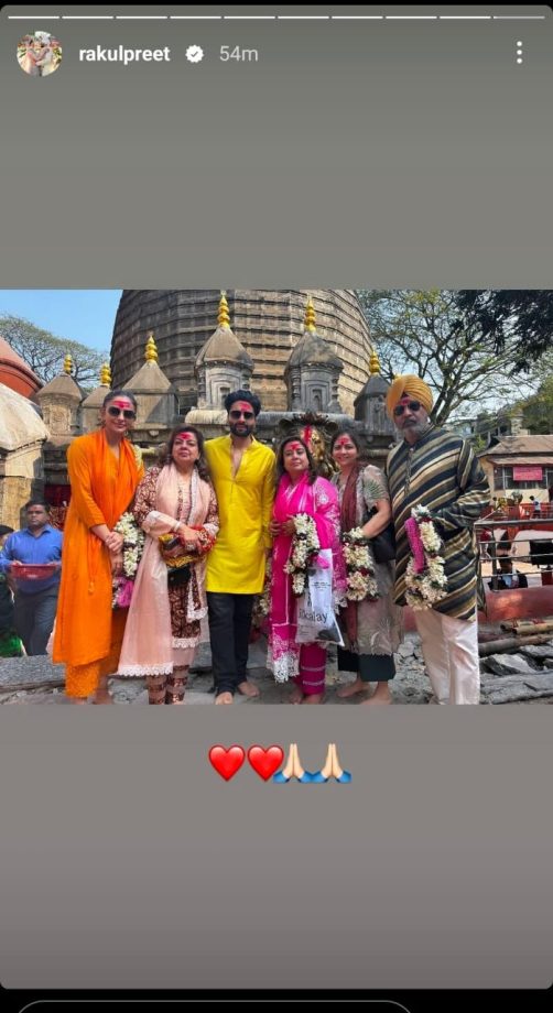 Check Out: Rakul Preet Singh And Jackky Bhagnani Embrace Spirituality At Kamakhya Devi Temple After Their Wedding 885688