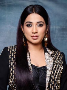 10 Trendy Outfits of Shreya Ghoshal’s  For Your Sangeet Ceremony
