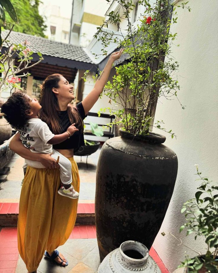 Decoding Nayanthara's Daytime Delight With Kid 885731