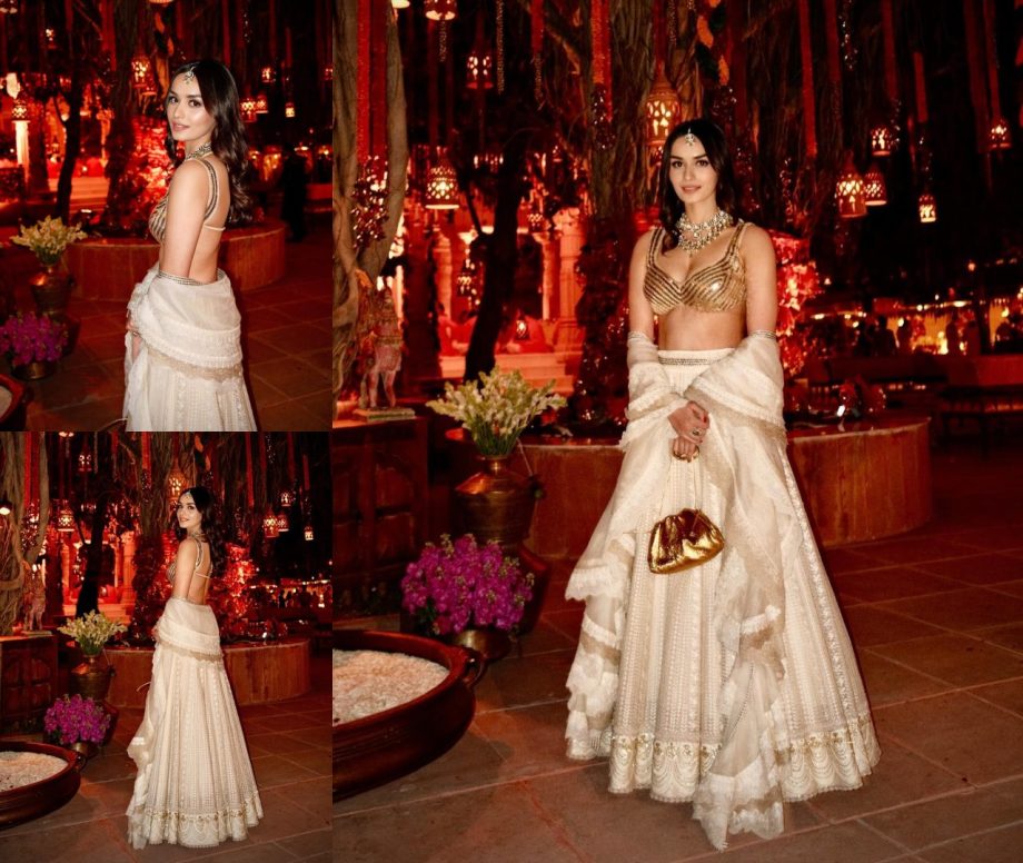 Dreamy Delight: Manushi Chhillar Takes Royalty To The Next Level In An Ivory And Gold Lehenga Set 886471