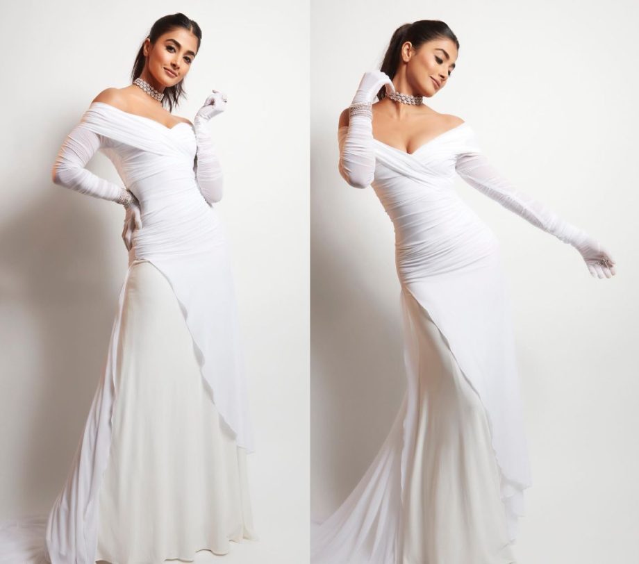 Fashion Battle- Rakul Preet Singh Or Pooja Hegde: Which Diva Is Slaying In A White Gown? 887548