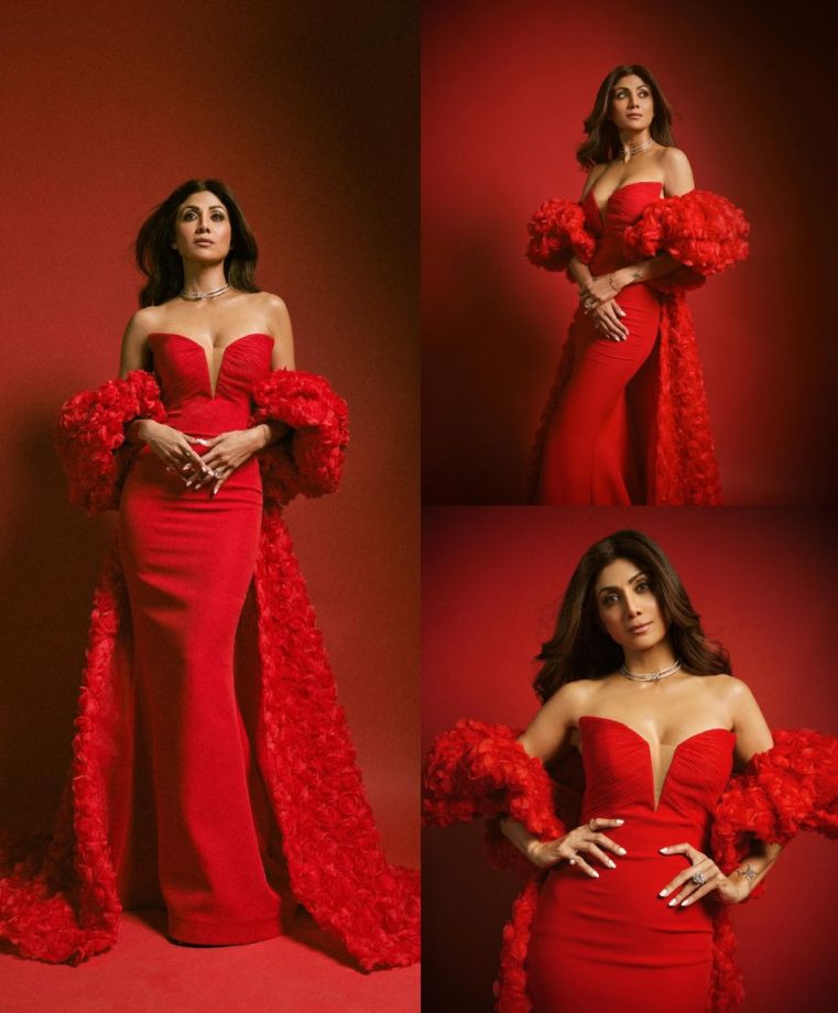 Fashion Showdown: Shilpa Shetty vs. Malaika Arora: Who Looks Captivating In Red Strapless Gown? 888490