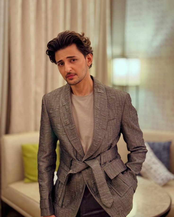 From Stage To Streets: Darshan Raval's Iconic Hairstyle Inspo 887630