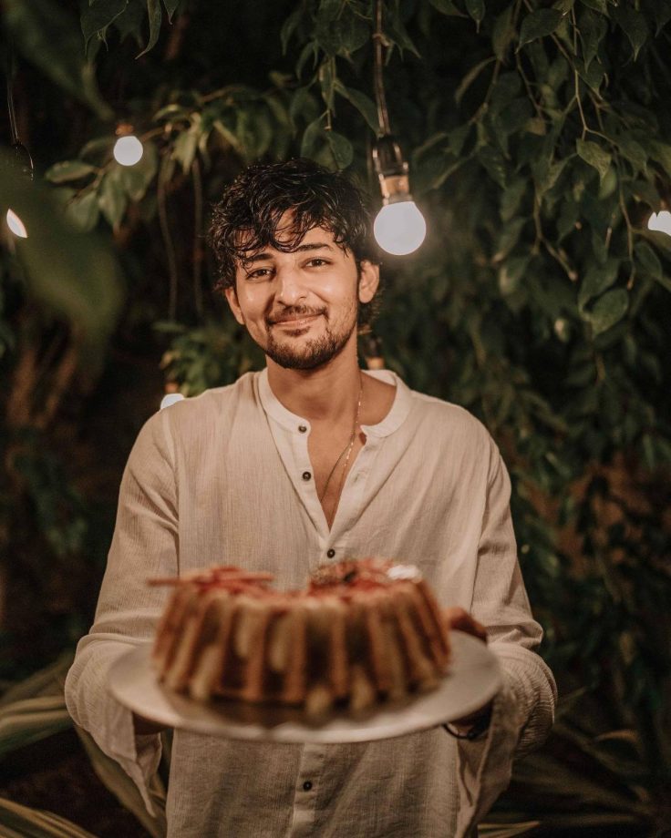 From Stage To Streets: Darshan Raval's Iconic Hairstyle Inspo 887632