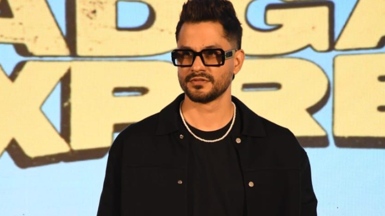 "I just wanted to channelize it into something that makes people laugh and that's how honestly the journey of this film started" said director Kunal Kemmu while speaking about the journey of Excel Entertainment's 'Madgaon Express'! 885871