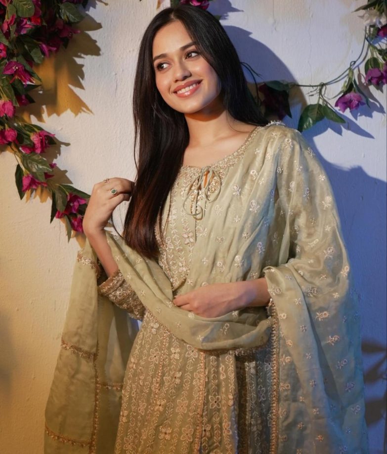 Iftar Fashion: Jannat Zubair Classic Traditional Outfit Looks For Ramadan, See Pics! 888391