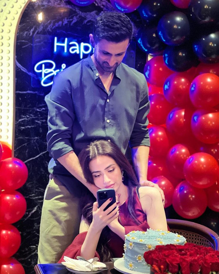 In Pictures: Shoaib Malik Hosts a Memorable Birthday Bash For His Wife Sana Javed 889038