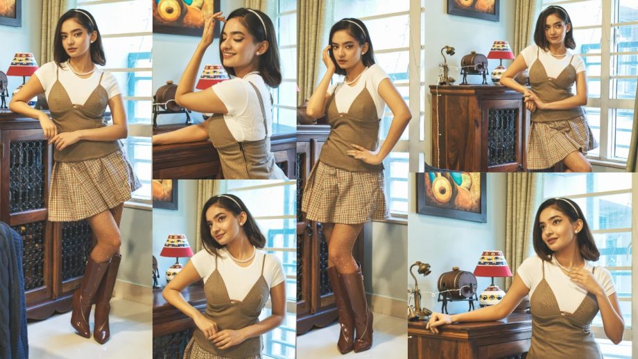 Jannat Zubair Or Anushka Sen: Whose Look In Top & Checkered Skirt Reminds You Of 60's Era? 888924