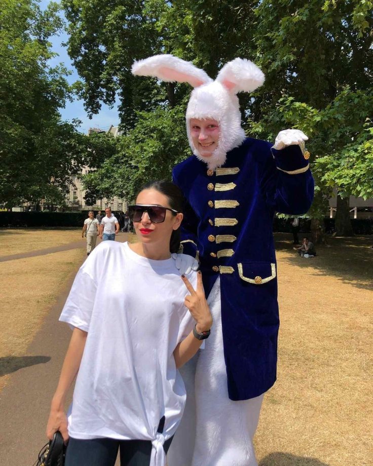 Karisma Kapoor Wishes 'Egg-stra' Special Easter, Shares Throwback Photo From Vacation 889425