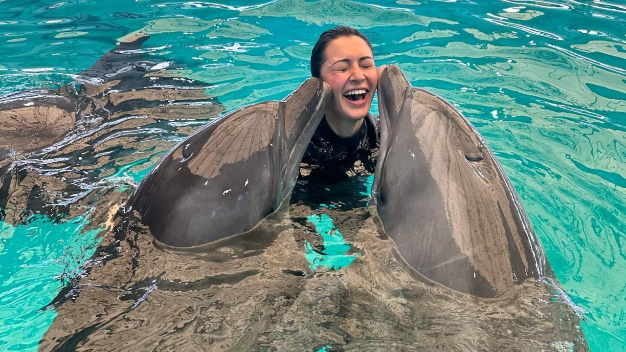 Magical Memories: Hansika Motwani's Enchanting Moments With Dolphins Revealed! 887765