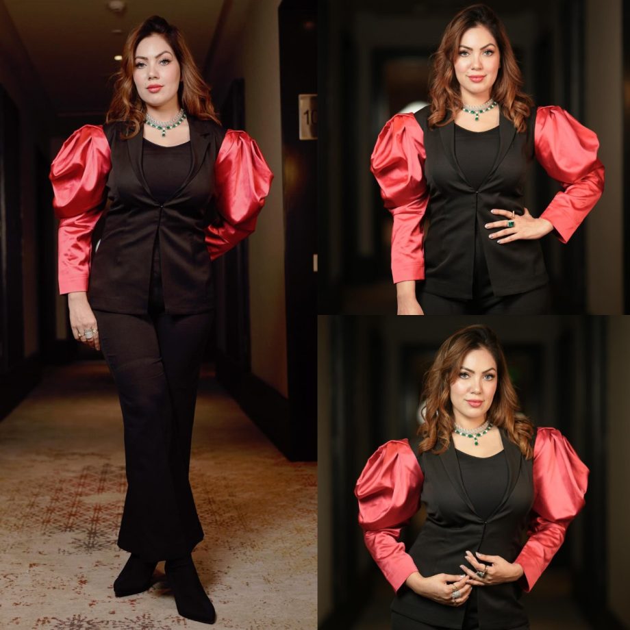 Munmun Dutta Stuns In Black Pantsuit And Playful Peach Sleeves, See How 889441