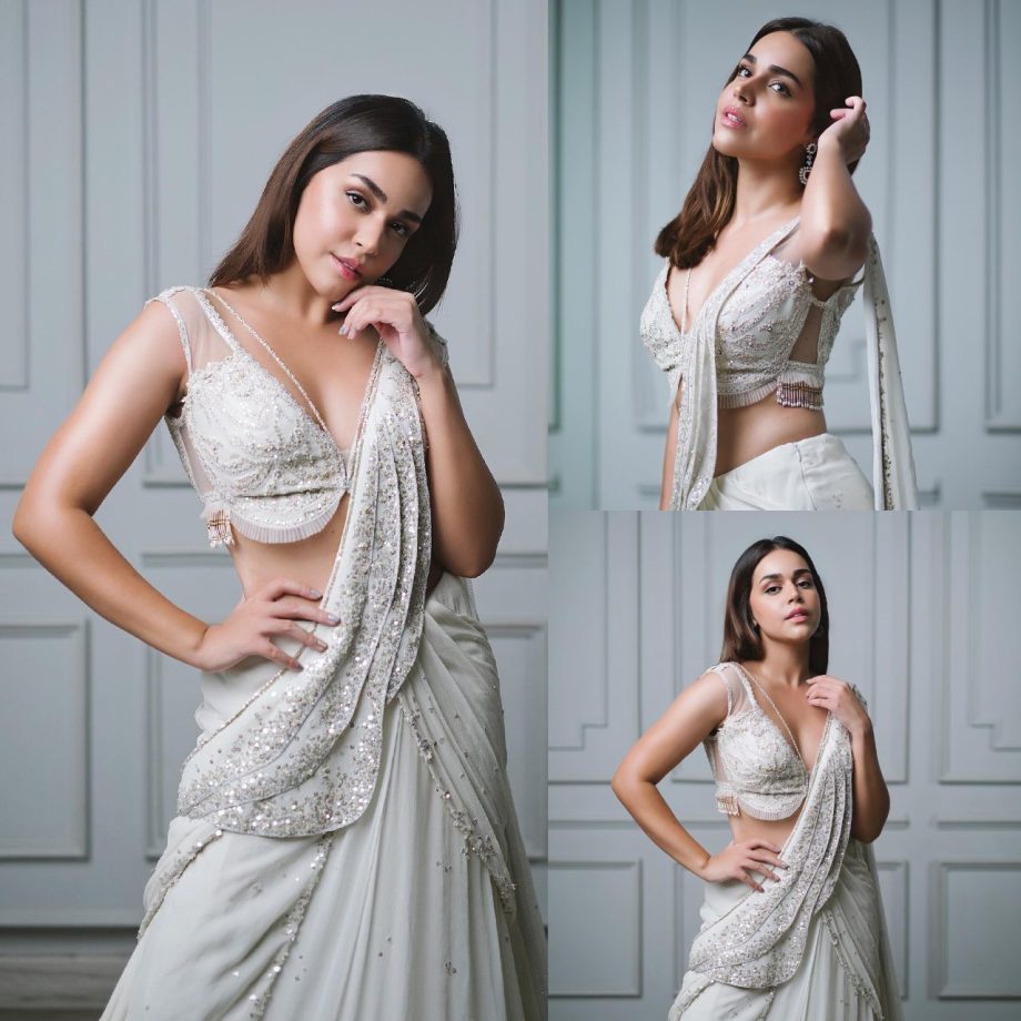 Naila Grrewal Radiates Timeless Charm In Classic White Lehenga, Checkout Stunning Photos 887359