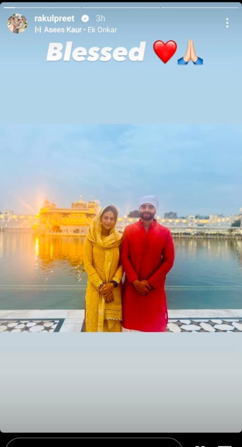 Newlyweds Rakul Preet Singh And Jackky Bhagnani Seek Blessings At Golden Temple, See Photos 884650