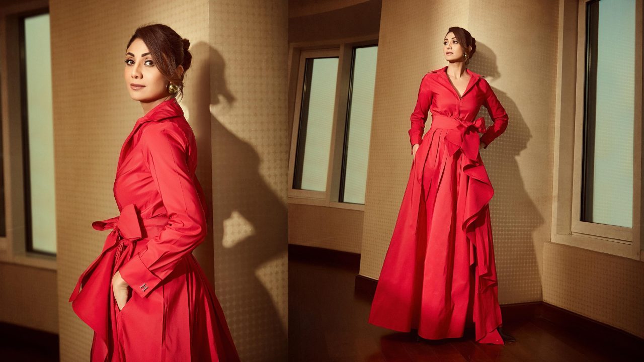 OOTD: Shilpa Shetty Turns Work-O-Holic in Deep Red Gown; Check Now! 884534