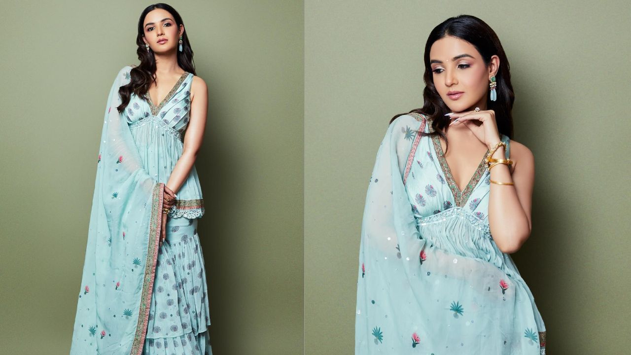 Regal Vibes: Jasmine Bhasin Looks Simply Divine In A Blue Printed Sharara Set 889005