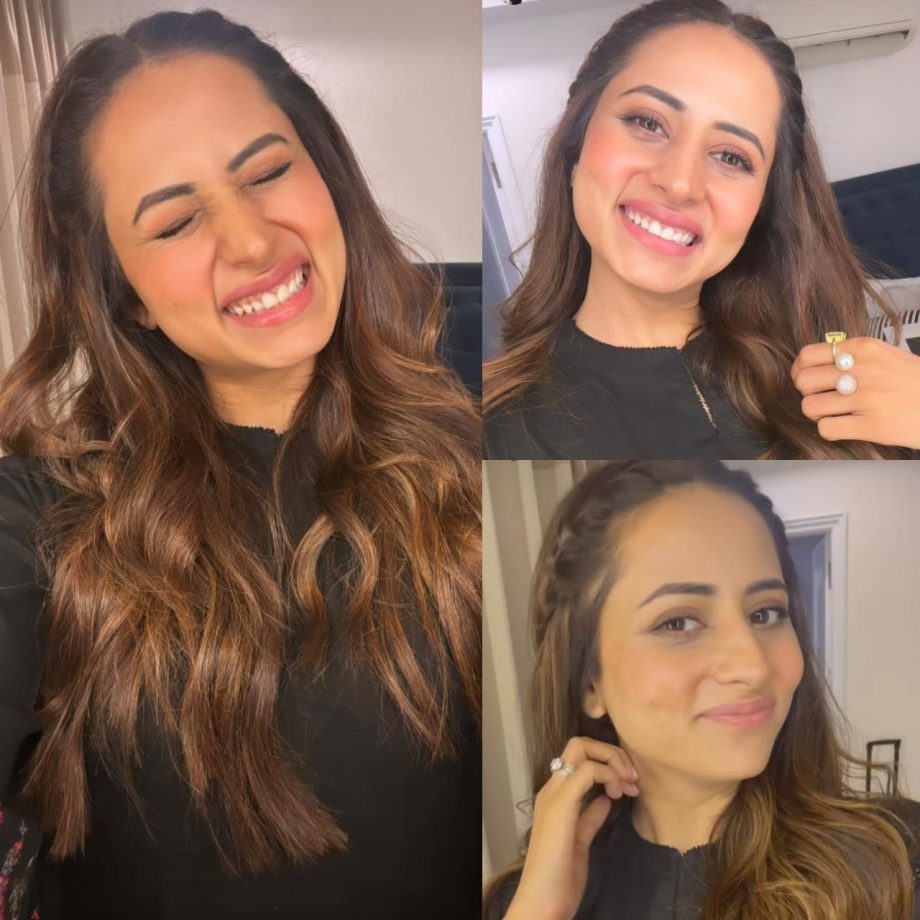 Rosy Cheeks, Glossy Lips & Open Hair: A Peek Into Sargun Mehta's Quirkiness In Selfies 884926