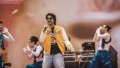 Rromeo’s Enthralling Holi Performance Leaves Audience Spellbound