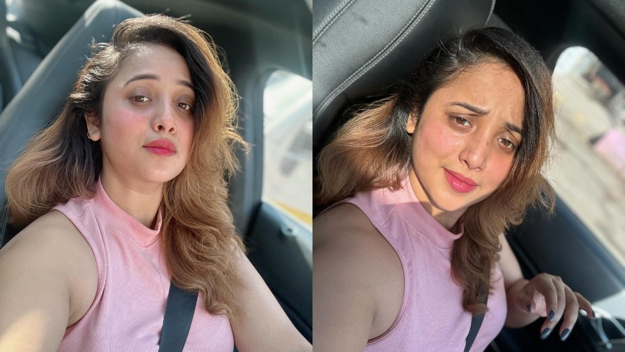 Selfie Queen: Rani Chatterjee Captivates Fans With Her Picture-Perfect Moments! 886272